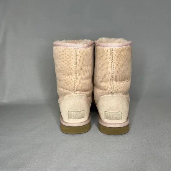 Womens UGG Boots Light Pink Tan Classic Short Perforated Suede Wool Boho Sz 6 - Picture 11 of 16